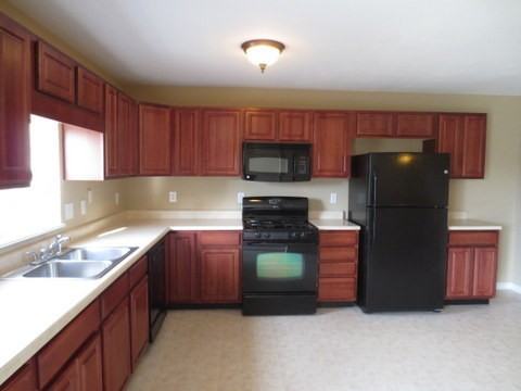 6420 Bradshire Ct - Photo 3 of 7