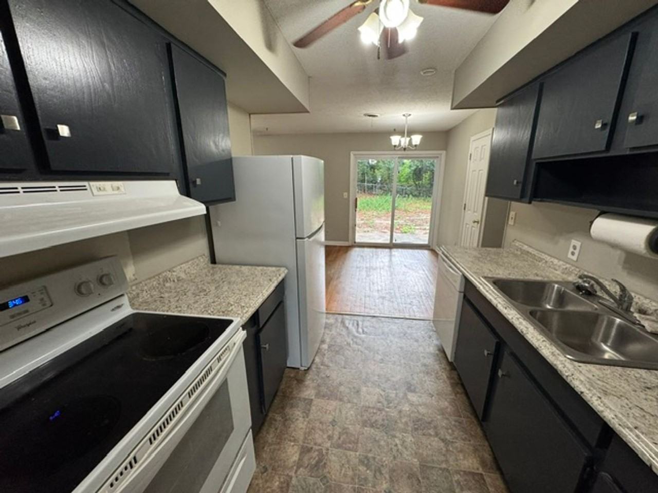 1444 Waccamaw Dr - Photo 3 of 19