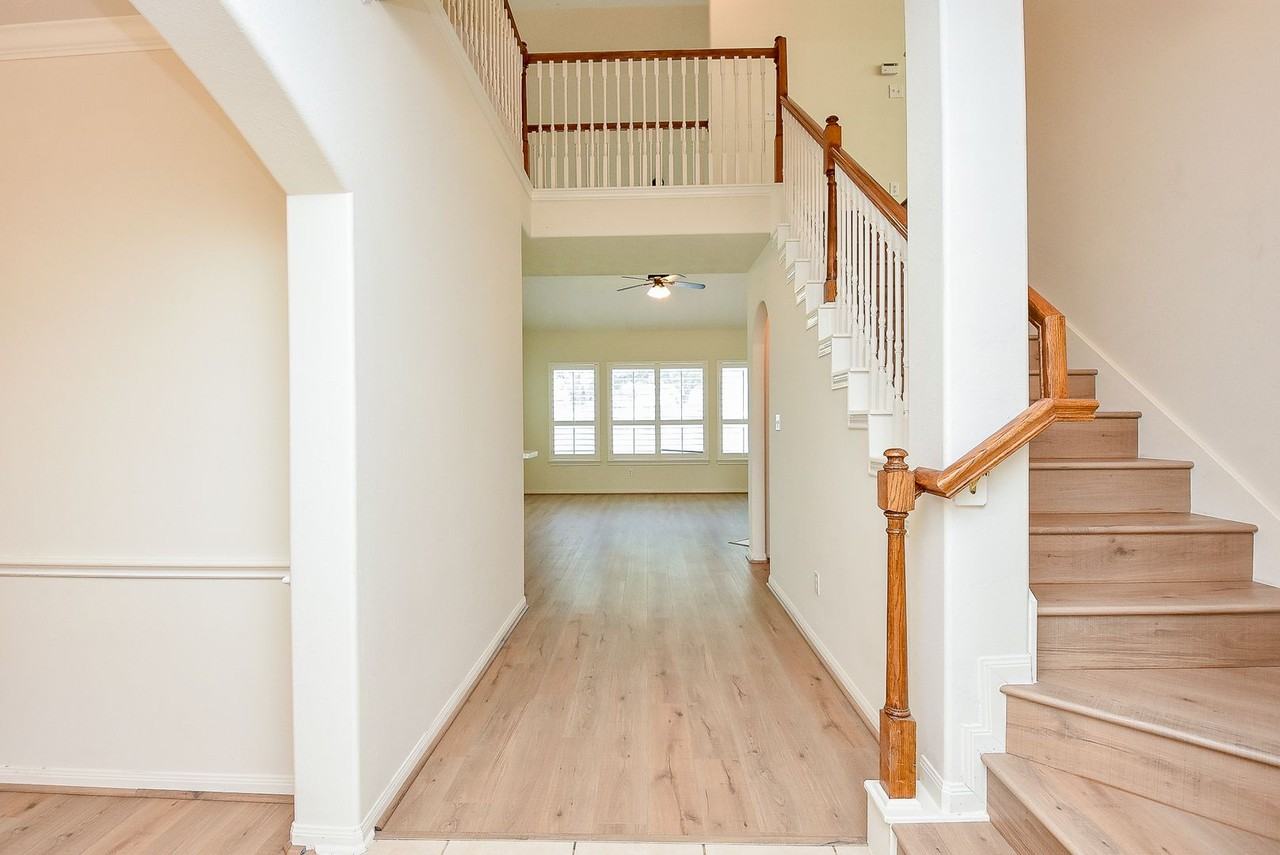 15119 Newfield Bridge Ln - Photo 5 of 50