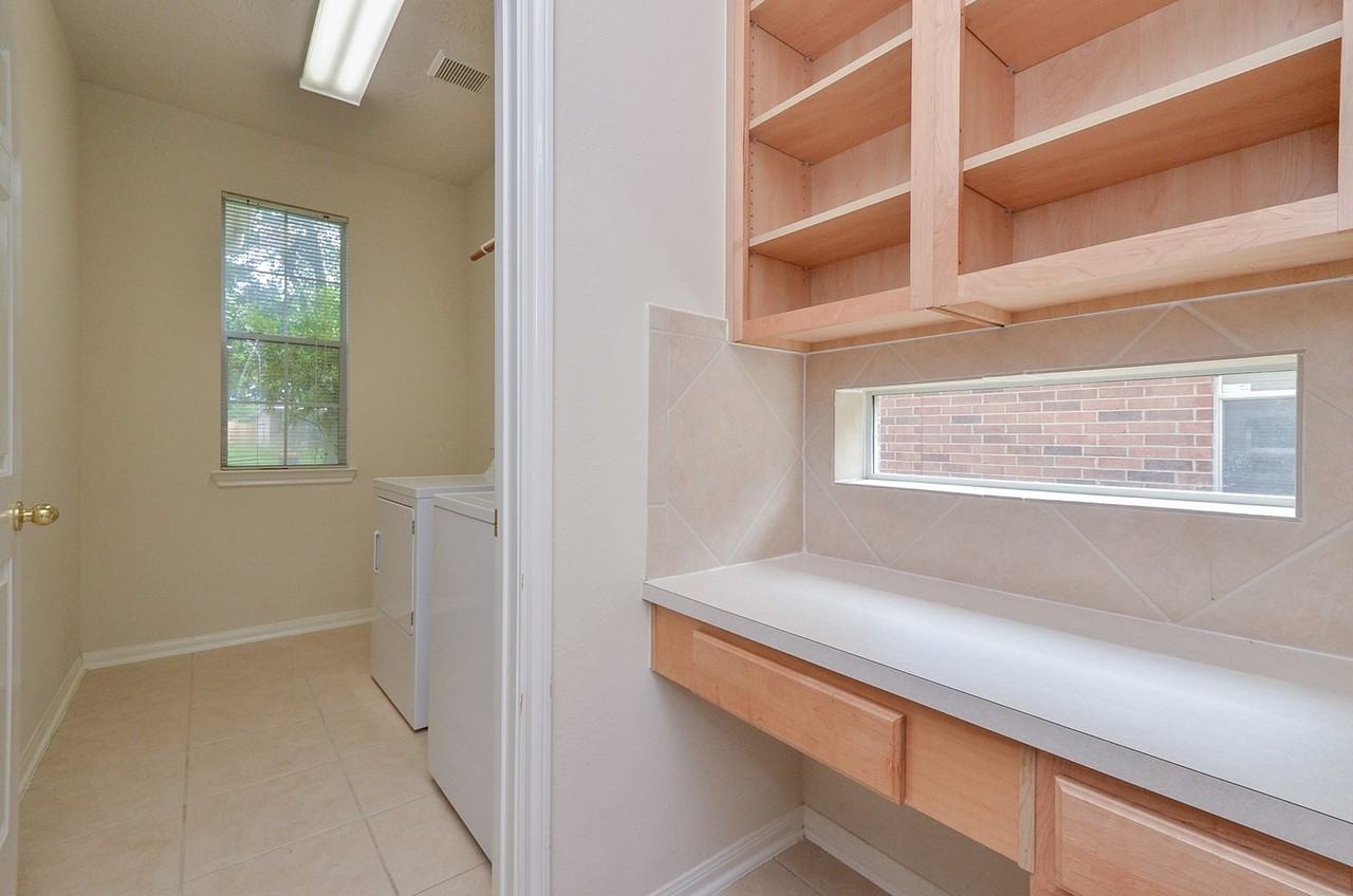 15119 Newfield Bridge Ln - Photo 7 of 50