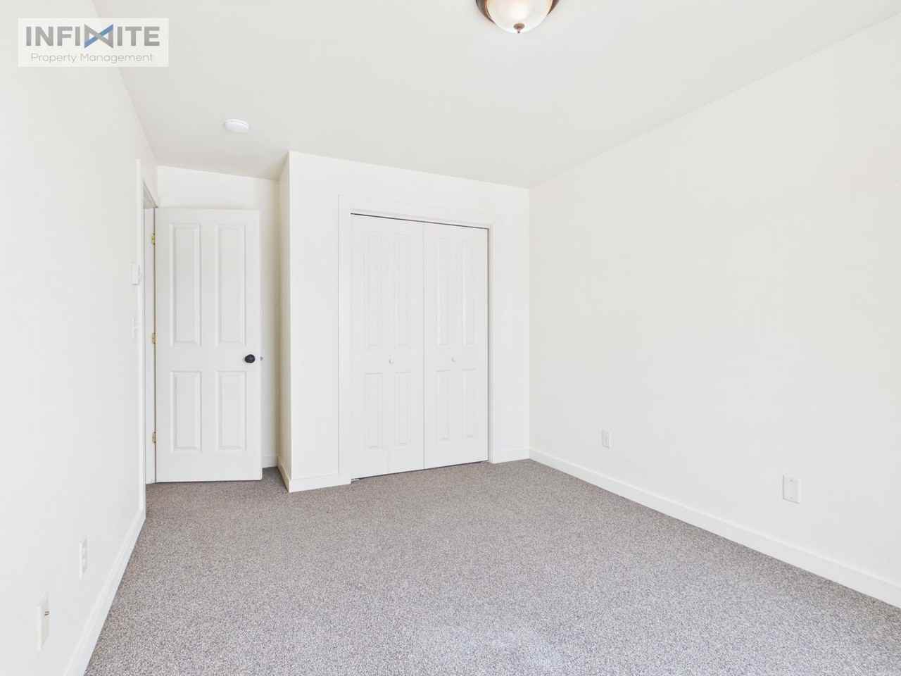 215 S 18th Ave #4 - Photo 6 of 34