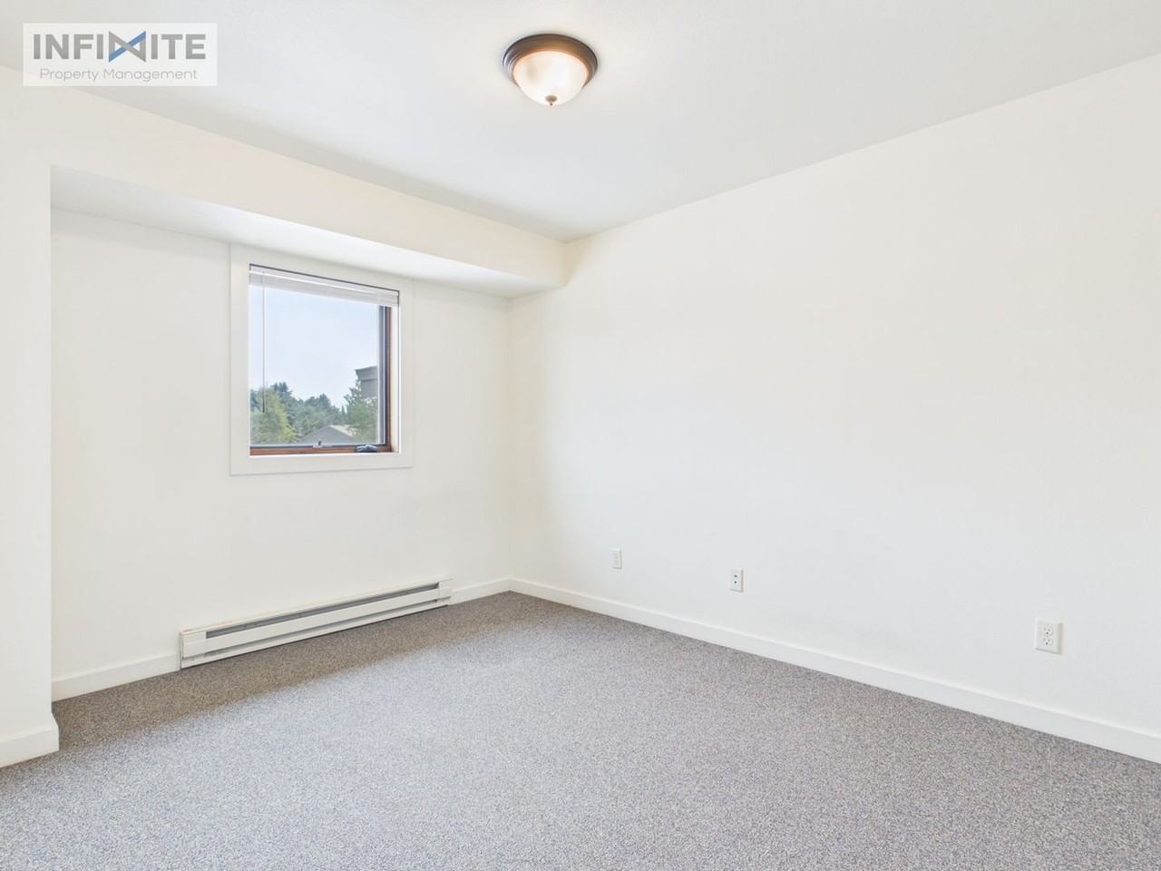 215 S 18th Ave #4 - Photo 7 of 34