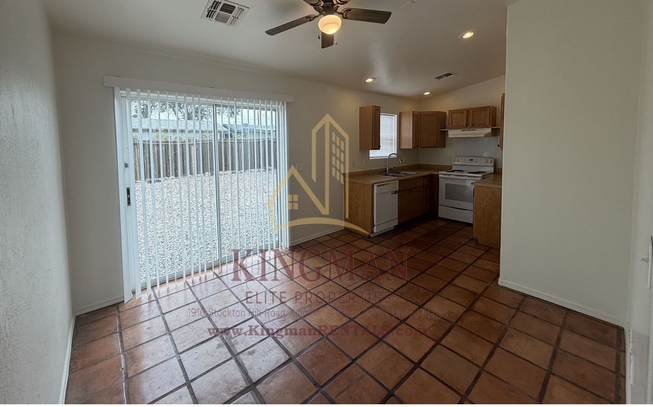 2627 Wallapai Ave - Photo 3 of 12