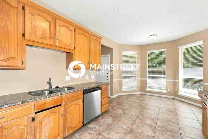 1107 Heather Cir - Photo 6 of 19