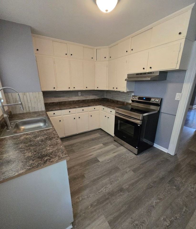 3212 Oakland Ave - Photo 5 of 7