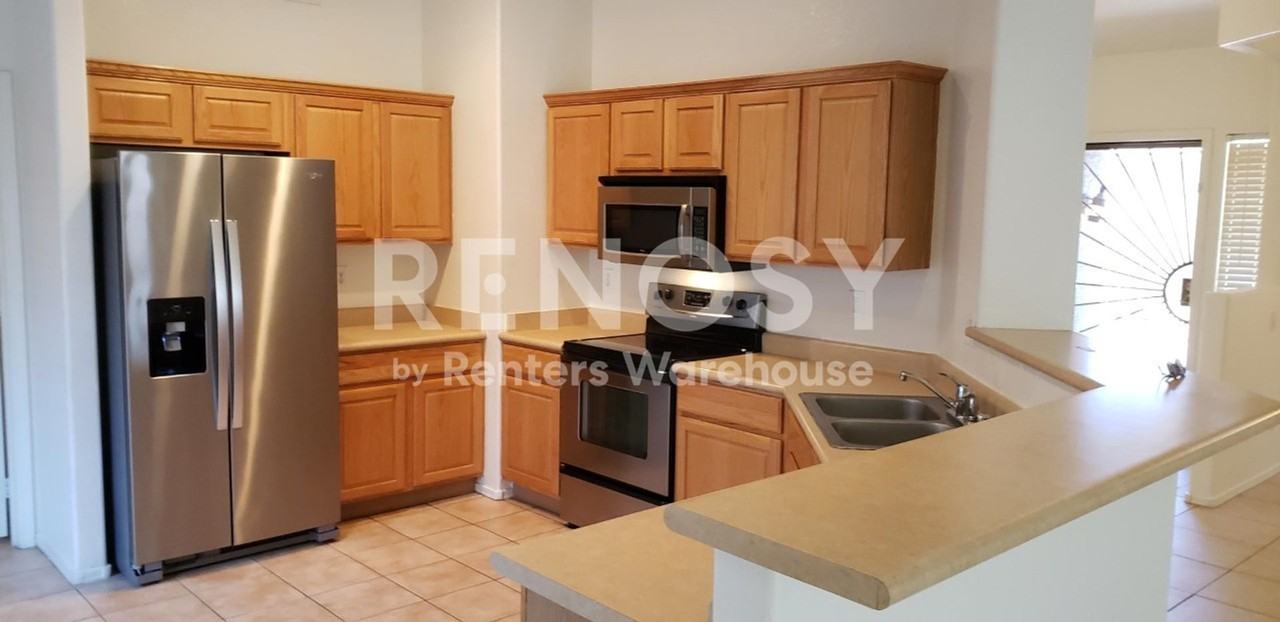 3113 N 130th Ave - Photo 4 of 10