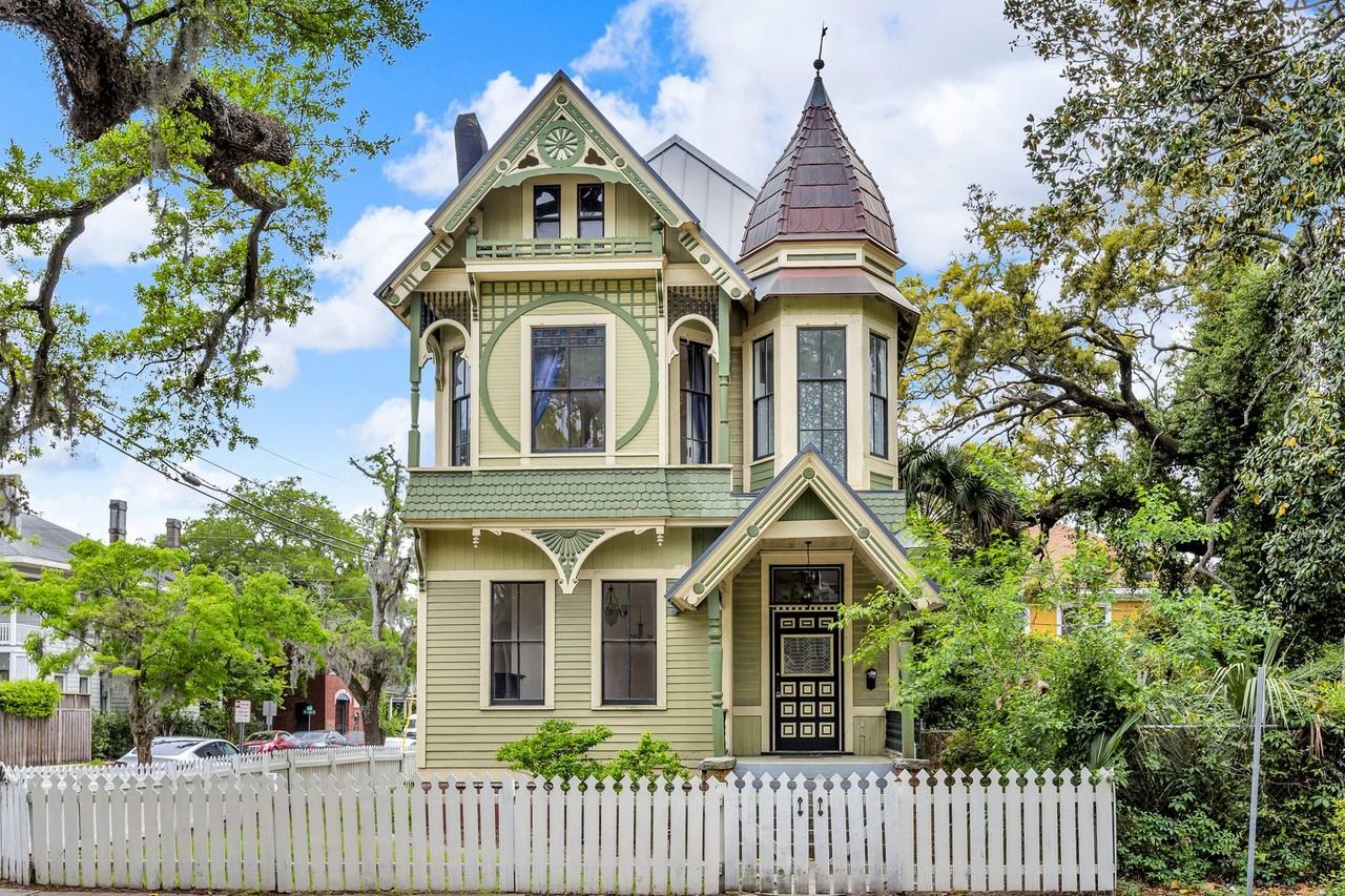 201 W 37th St - Photo 5 of 49