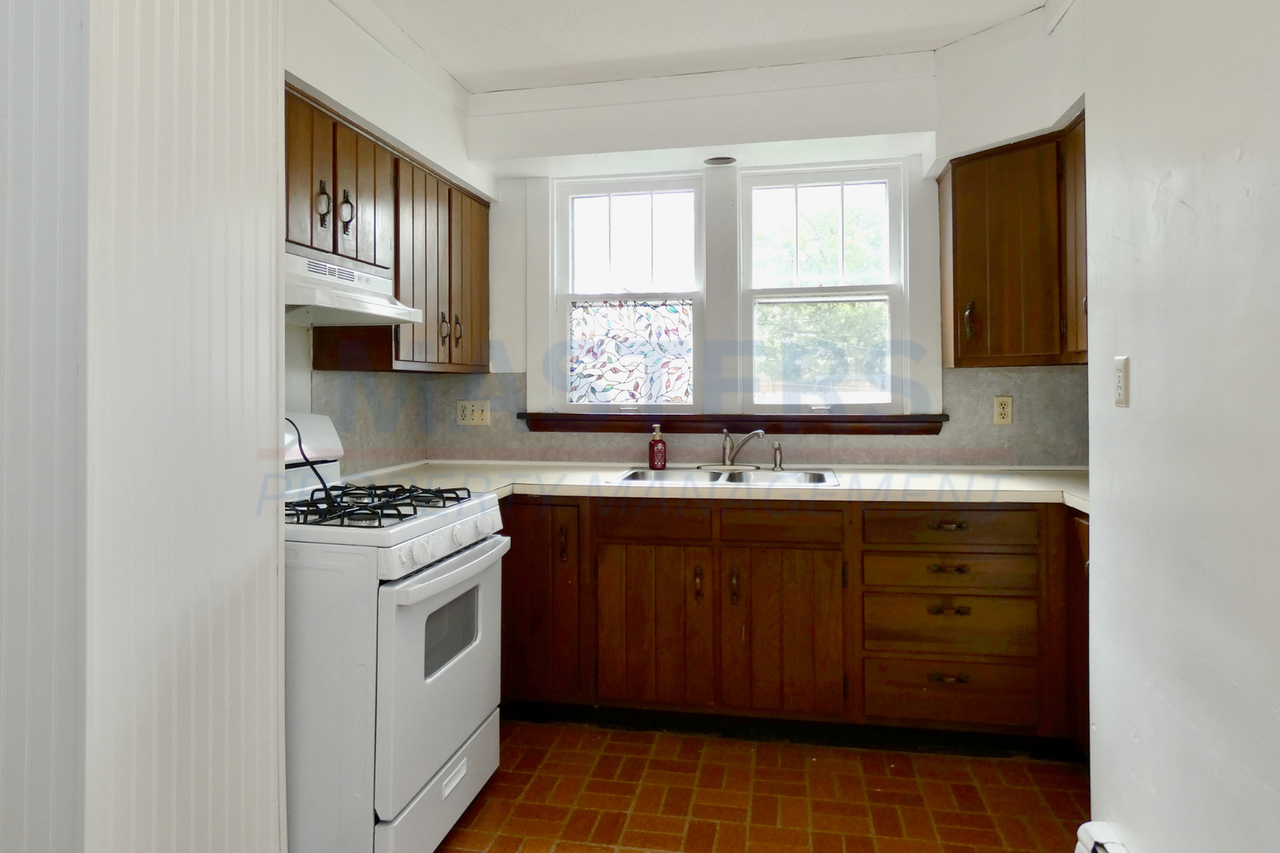 1506 South Ave - Photo 3 of 19