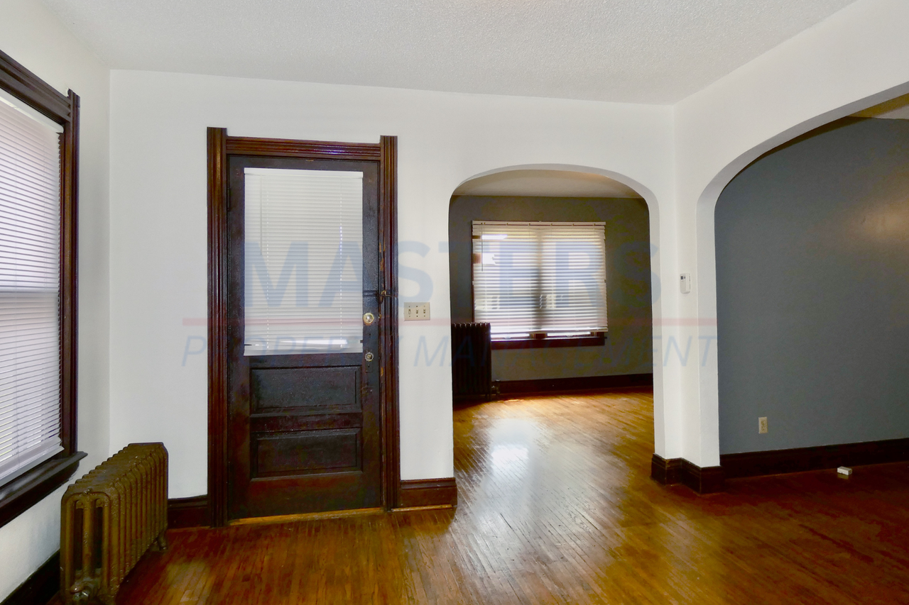 1506 South Ave - Photo 5 of 19
