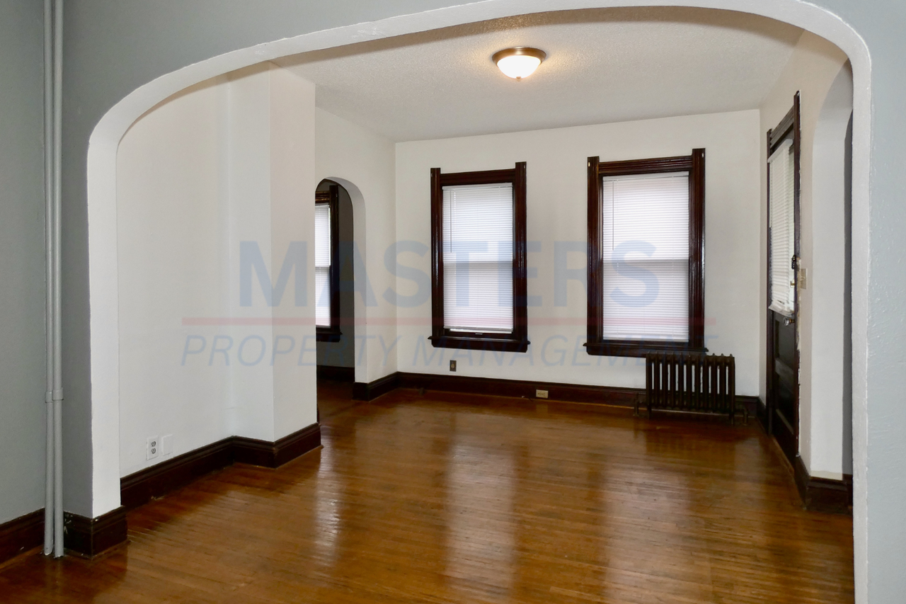 1506 South Ave - Photo 6 of 19