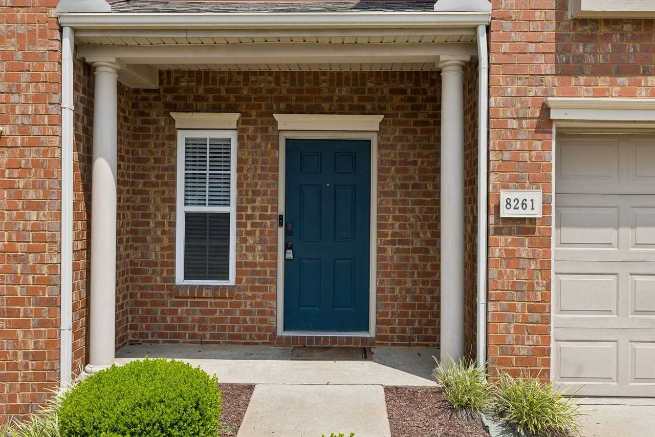 8261 Rossi Rd - Photo 5 of 36