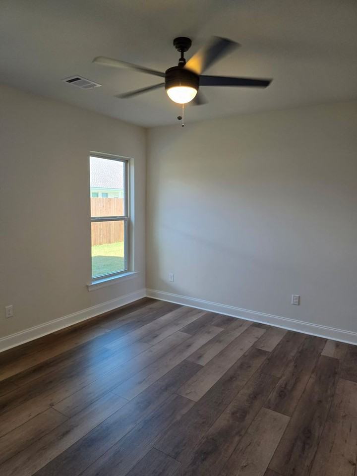 101 101 Autumn Row - Photo 3 of 10