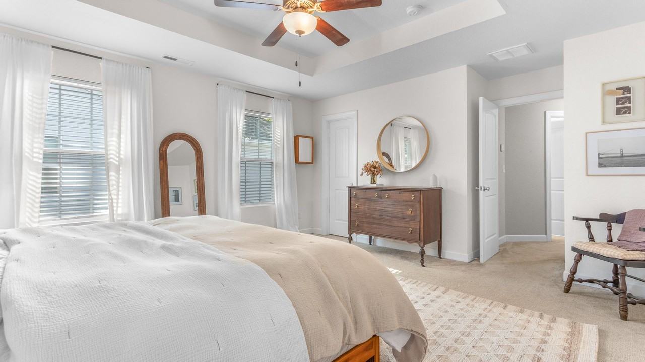 1545 Ocean Garden St - Photo 3 of 34