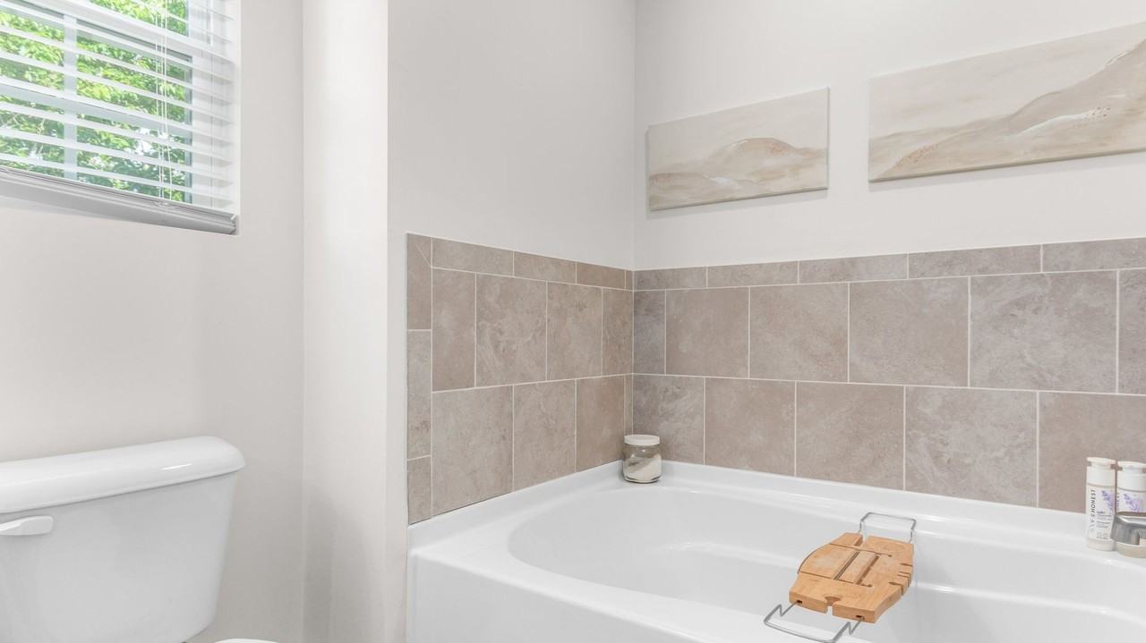 1545 Ocean Garden St - Photo 4 of 34
