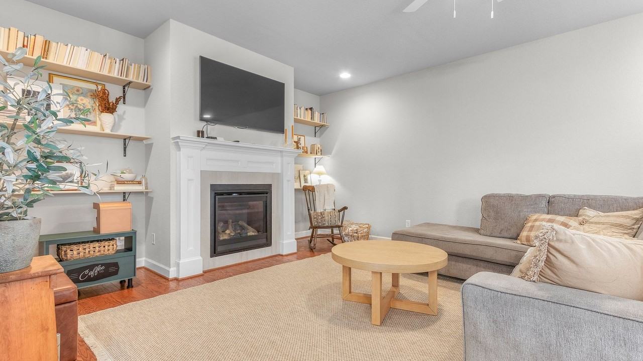 1545 Ocean Garden St - Photo 7 of 34
