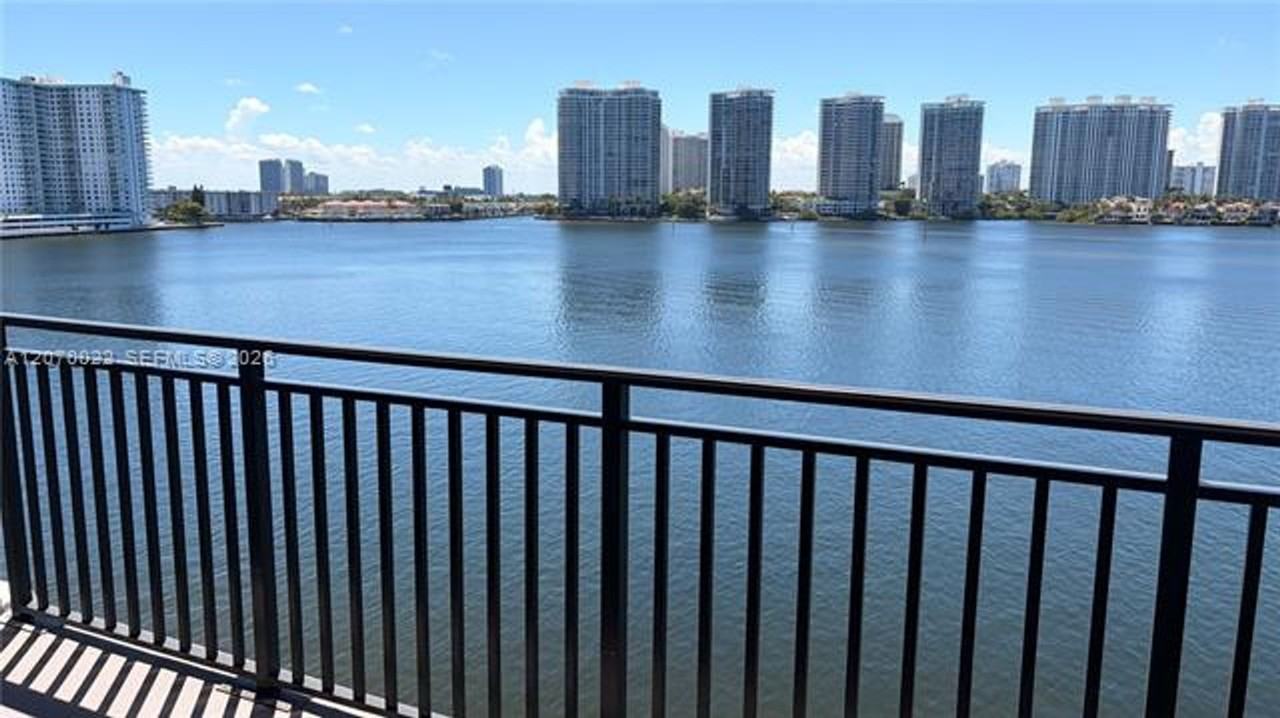 17720 N Bay Rd #6C - Photo 4 of 18