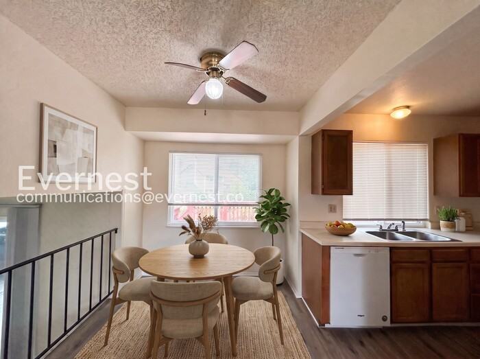 2702 Dickens Dr - Photo 2 of 25