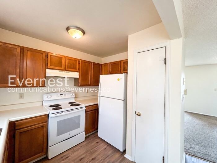 2702 Dickens Dr - Photo 5 of 25