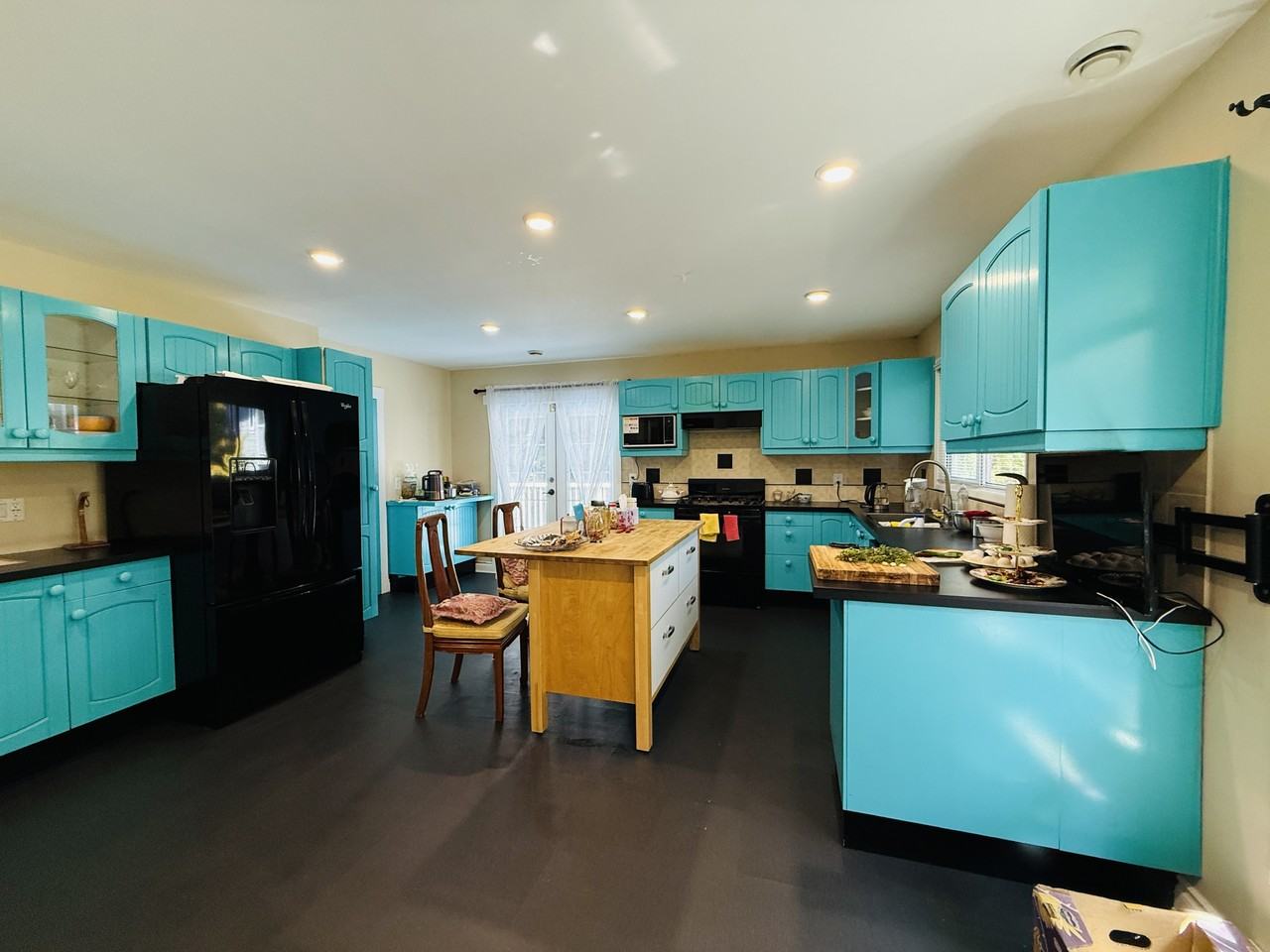 5065 1 Avenue - Photo 7 of 12