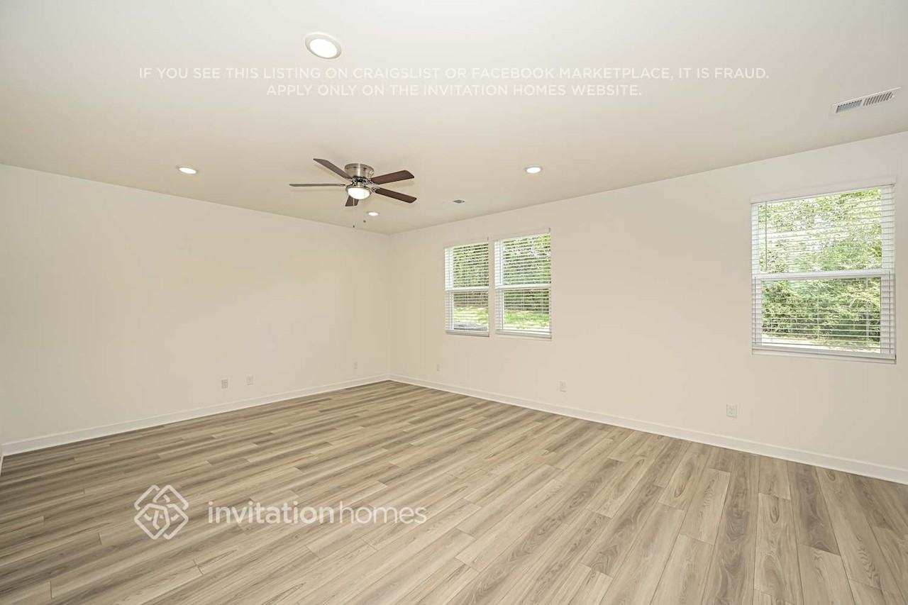 208 E Millbrook Dr - Photo 5 of 18