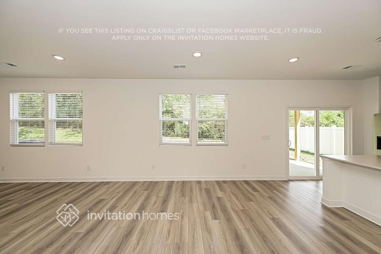 208 E Millbrook Dr - Photo 7 of 18
