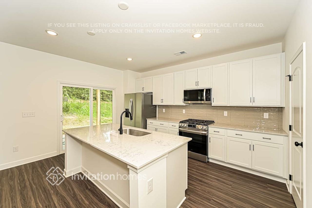 212 E Millbrook Dr - Photo 7 of 18