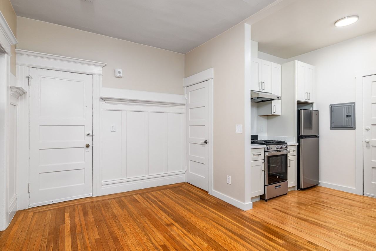 2128 Van Ness - Photo 5 of 17