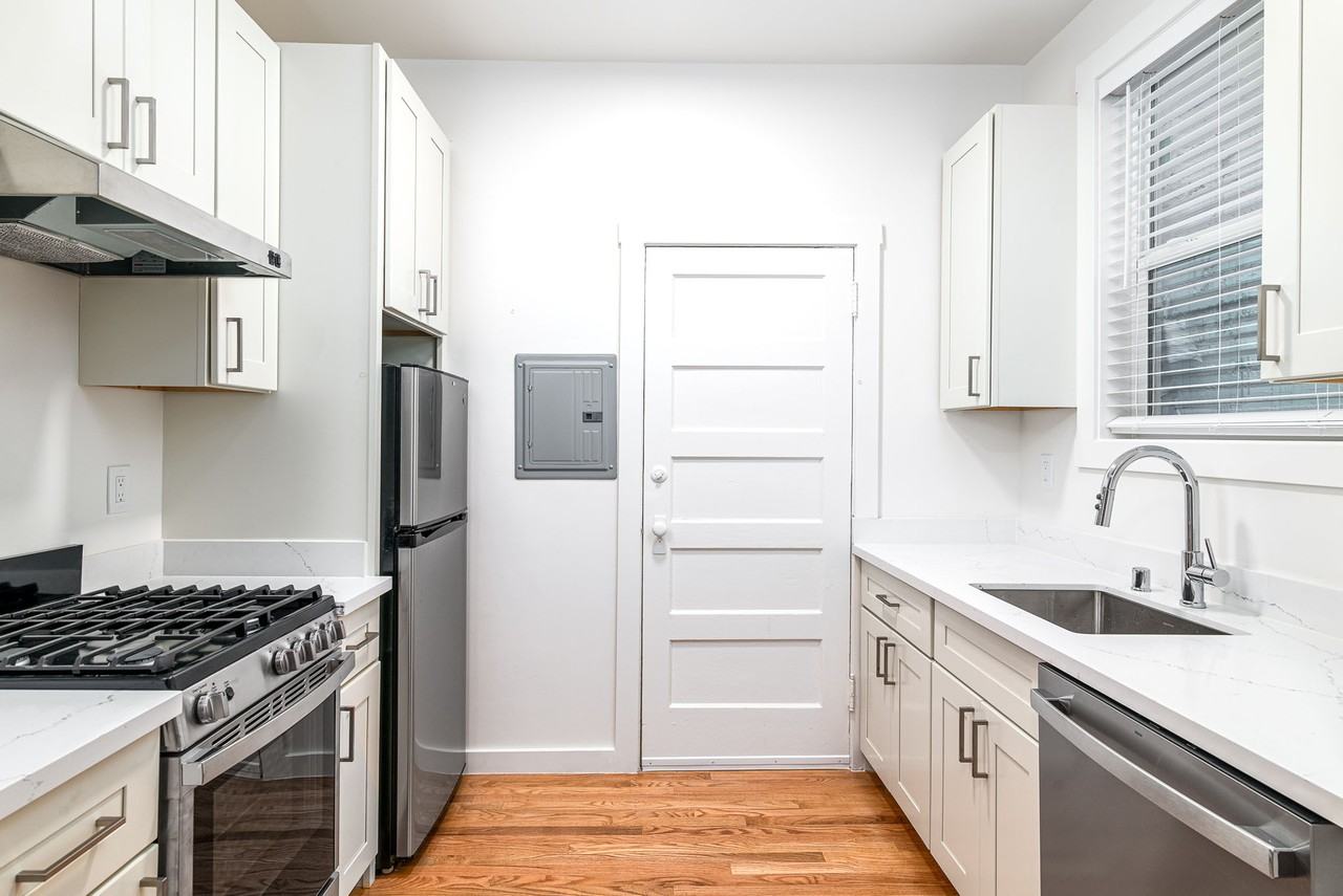 2128 Van Ness - Photo 6 of 17