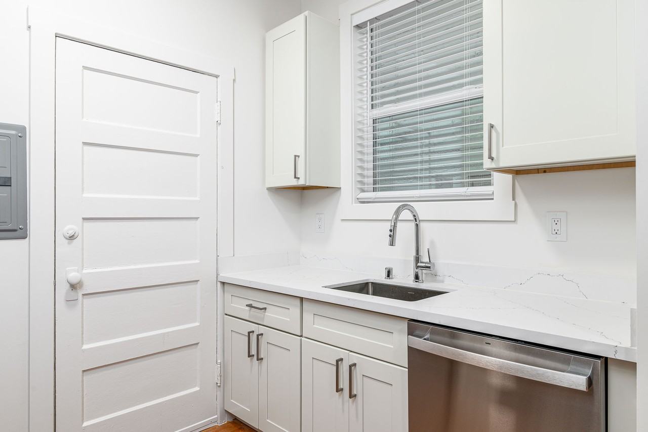 2128 Van Ness - Photo 7 of 17