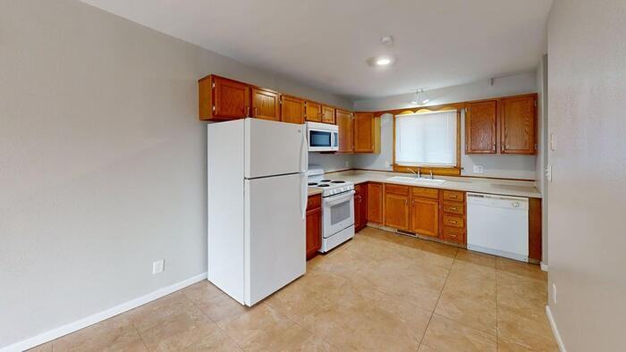 502 N 26th St - Photo 2 of 16