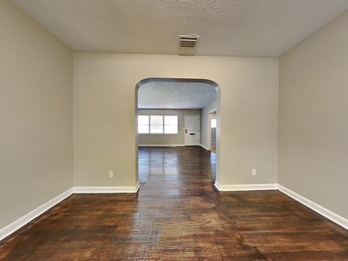 1332 Arlingwood Ave - Photo 6 of 20