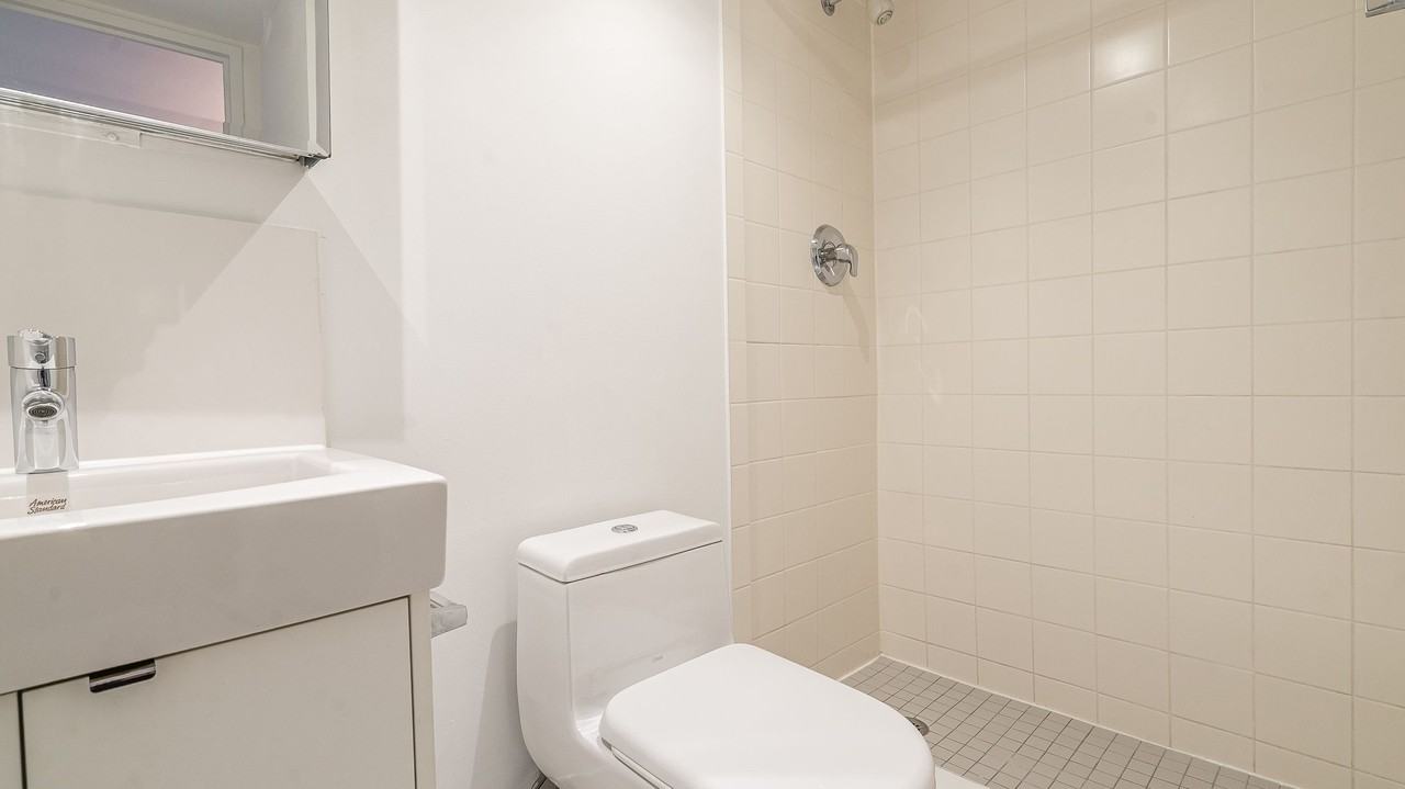Richmond Place - Photo 5 of 50