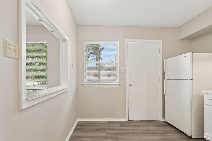 600 Patterson St #12 - Photo 3 of 7
