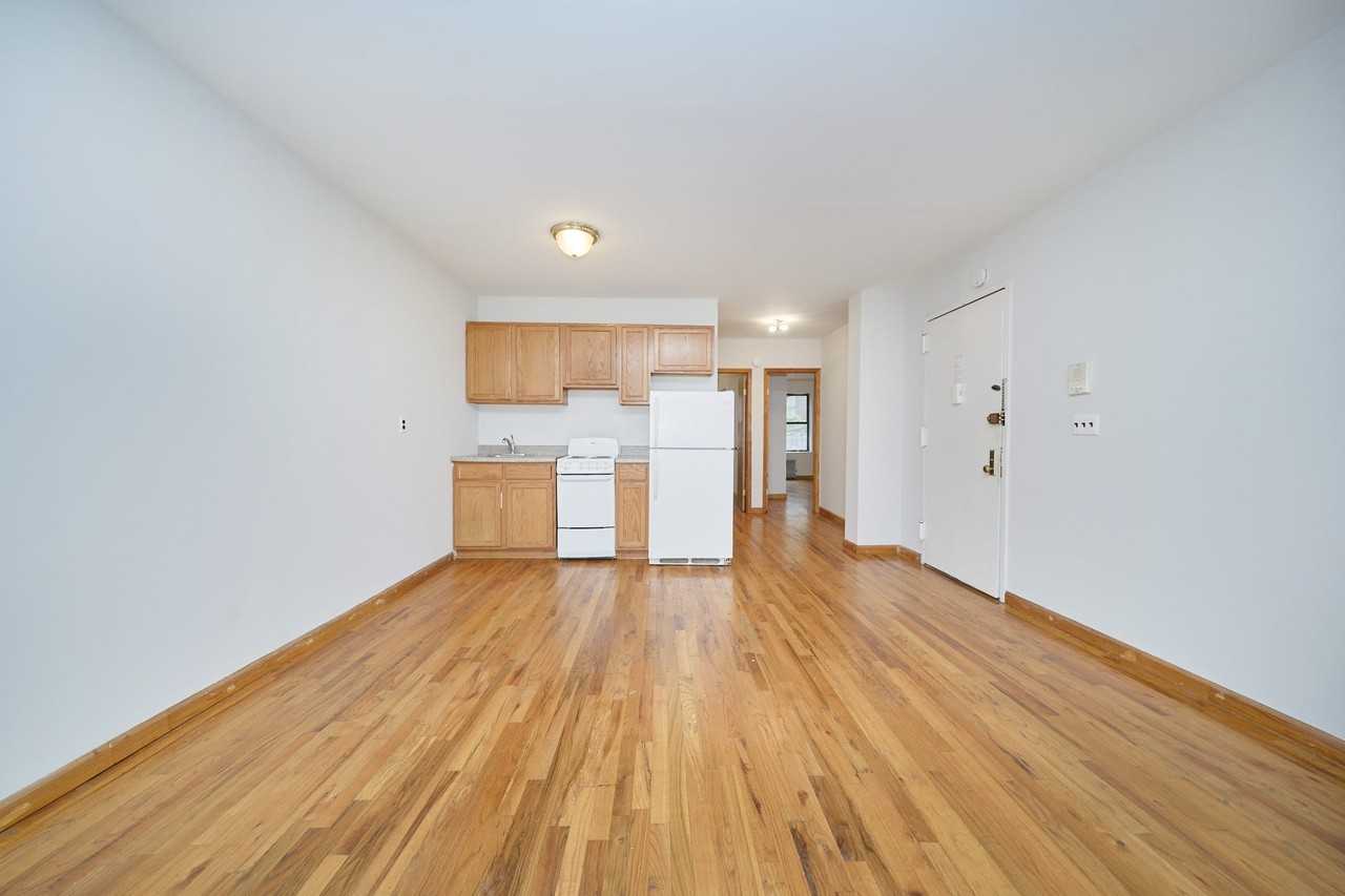460 9th Ave #3 - Photo 4 of 18