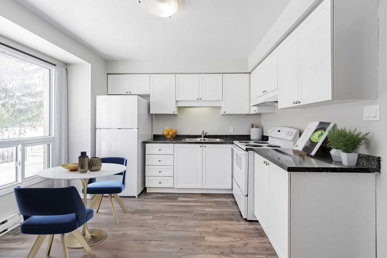 136 Belmont Drive - Photo 4 of 12