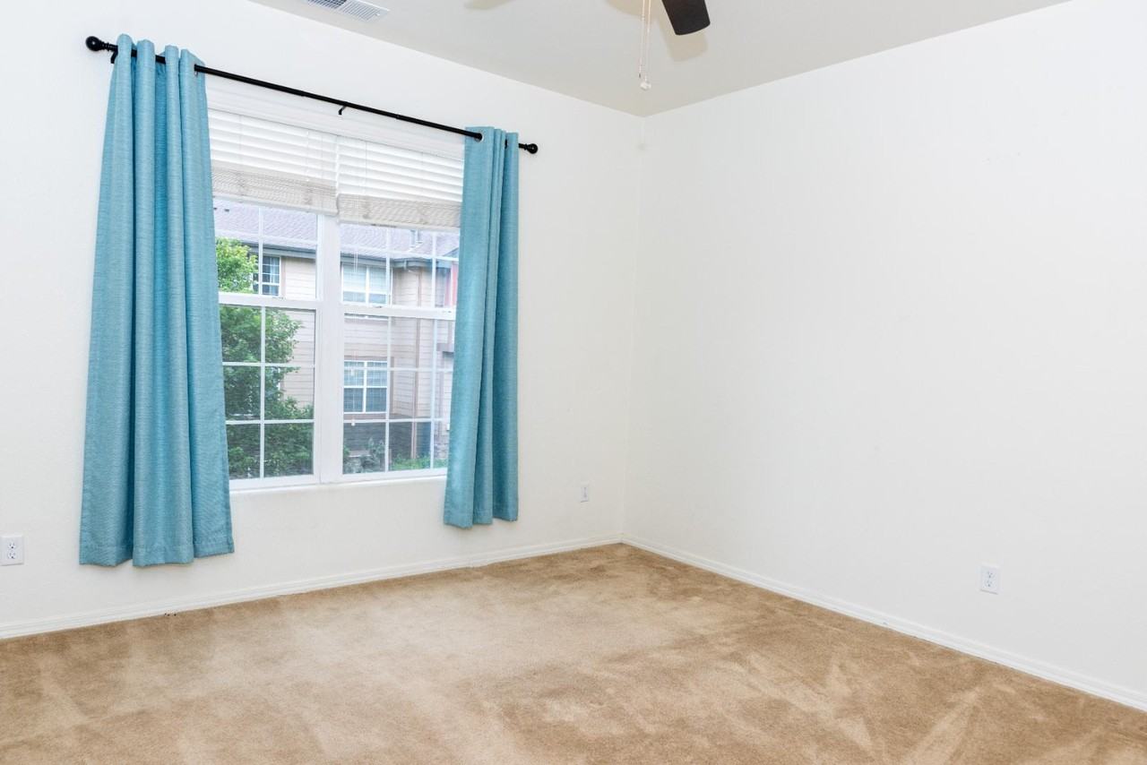 4790 Wells Branch Hts - Photo 7 of 20