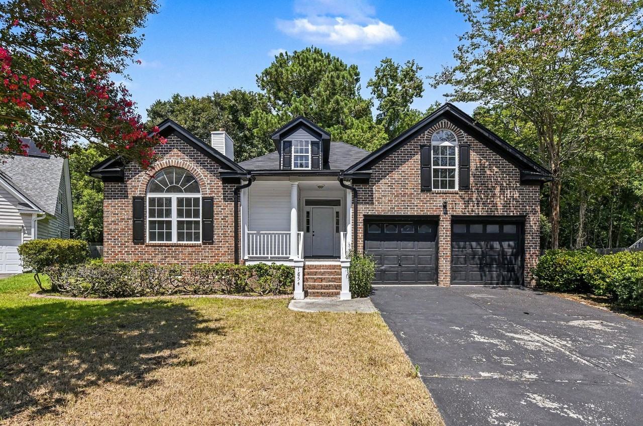 1854 Oleander Ct - Photo 2 of 11