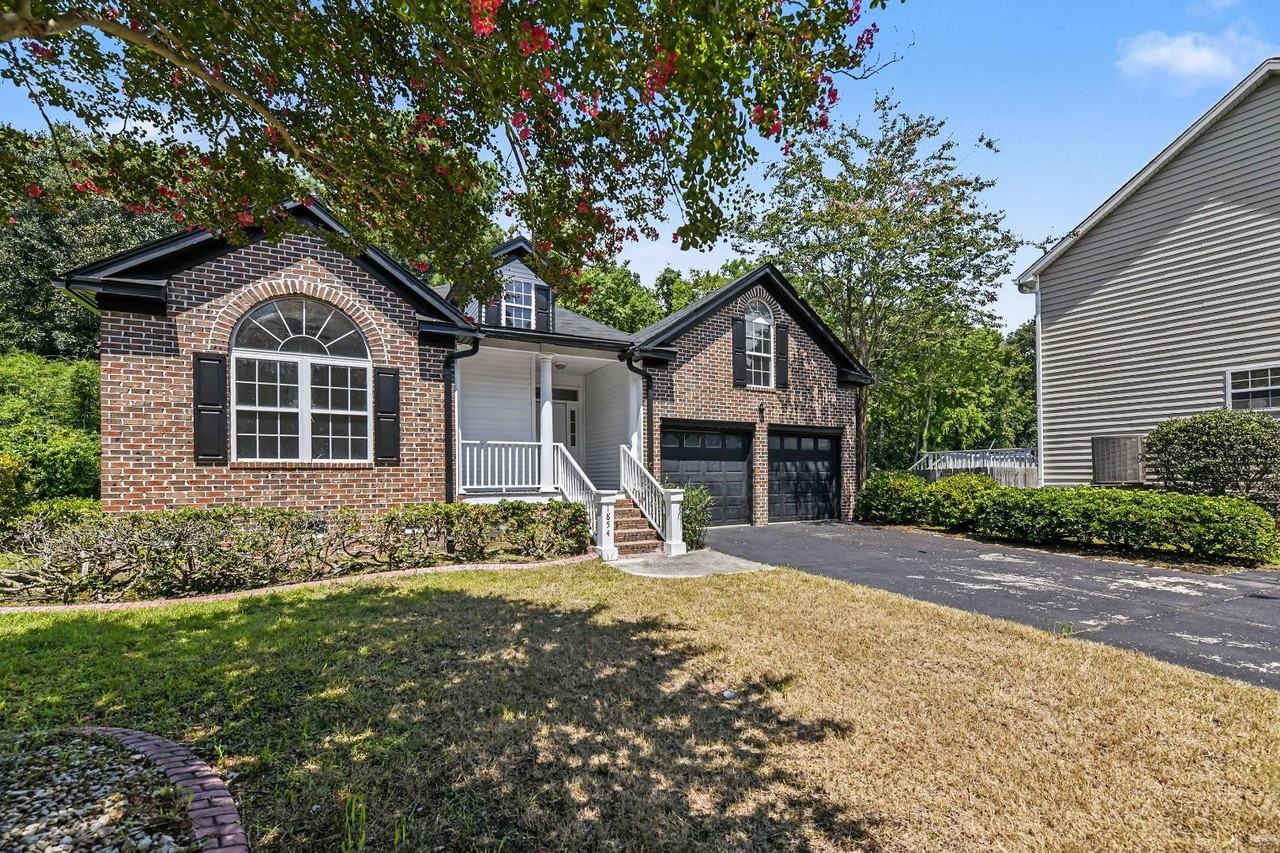 1854 Oleander Ct - Photo 3 of 11