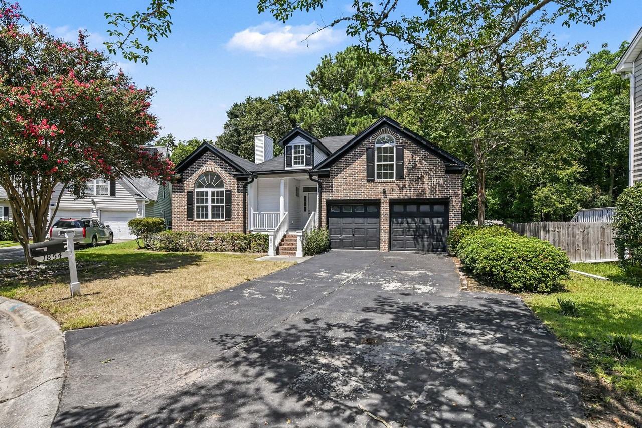 1854 Oleander Ct - Photo 4 of 11
