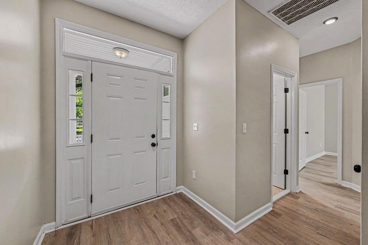 1854 Oleander Ct - Photo 5 of 11