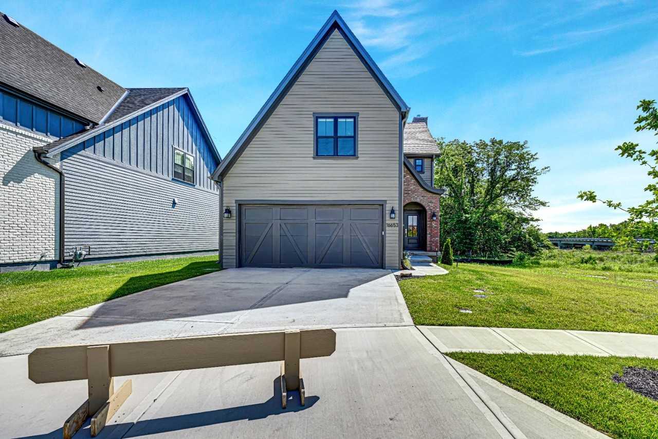 16653 Garnett St - Photo 4 of 20