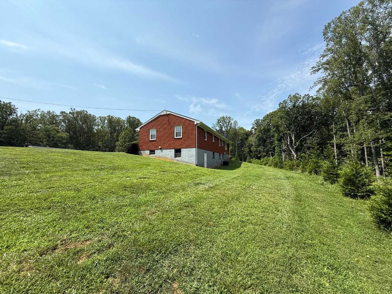 369 Pleasant Hill Rd - Photo 7 of 11