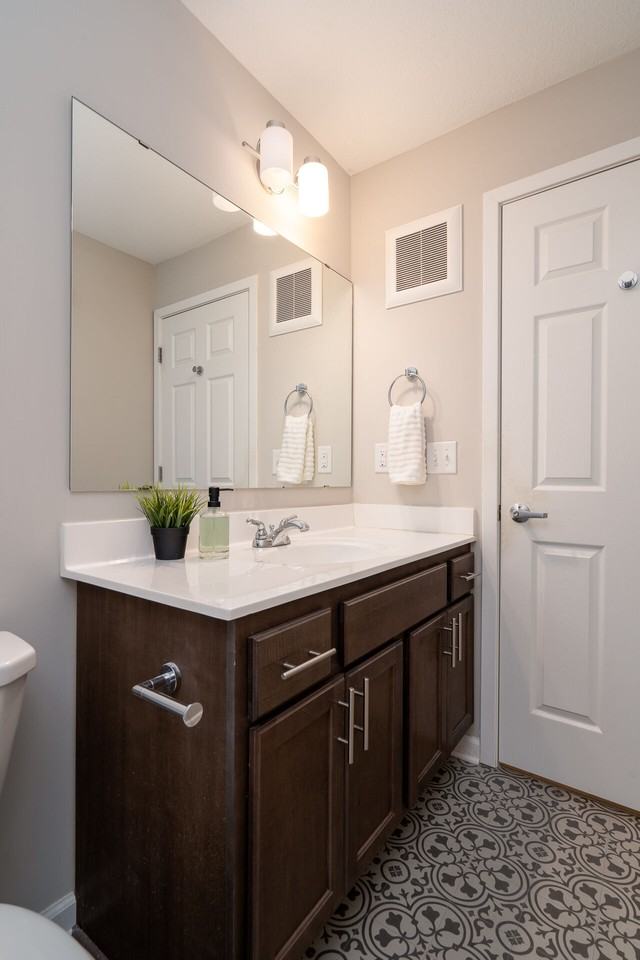 2044 Grand Avenue - Photo 5 of 15