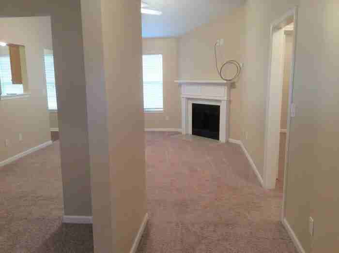 2266 Stroud Rd - Photo 3 of 21
