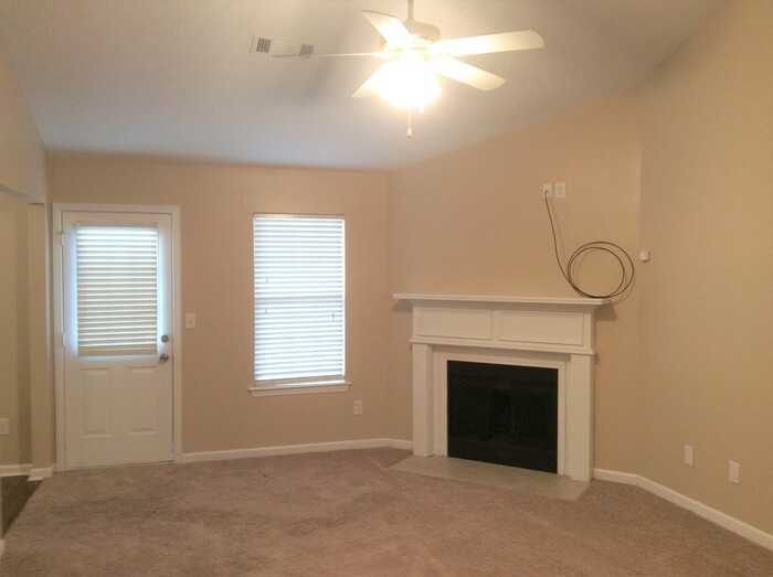 2266 Stroud Rd - Photo 5 of 21