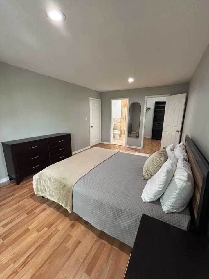 44 S Orange Ave - Photo 2 of 20