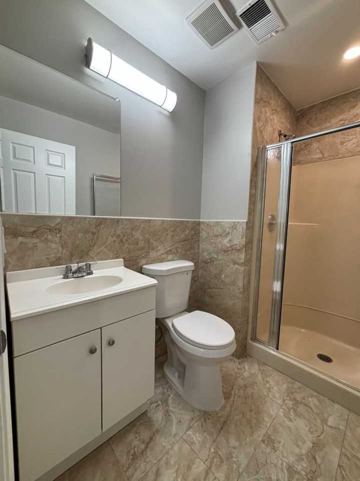 44 S Orange Ave - Photo 4 of 20