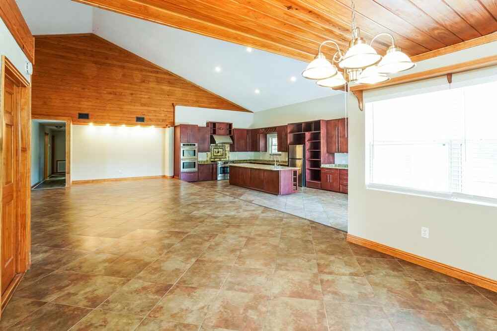 1705 Athens Ct - Photo 6 of 17