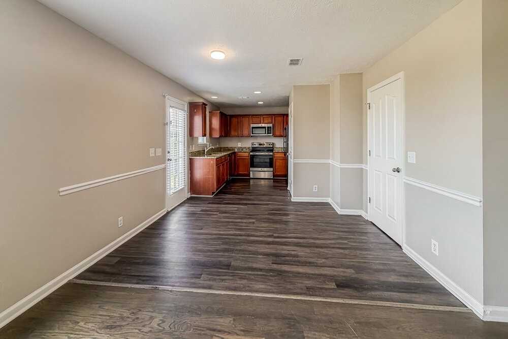 927 Tom Hailey Blvd - Photo 6 of 17