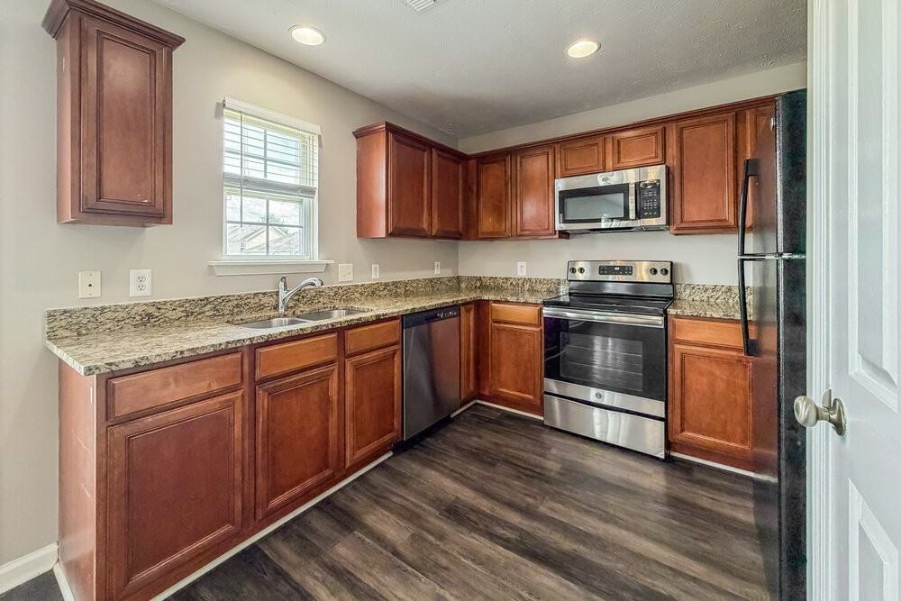 927 Tom Hailey Blvd - Photo 7 of 17
